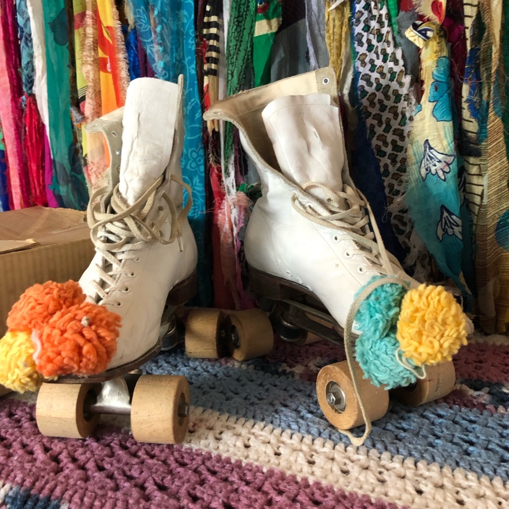 Vintage Kingston Roller rink skates-wood wheels EC